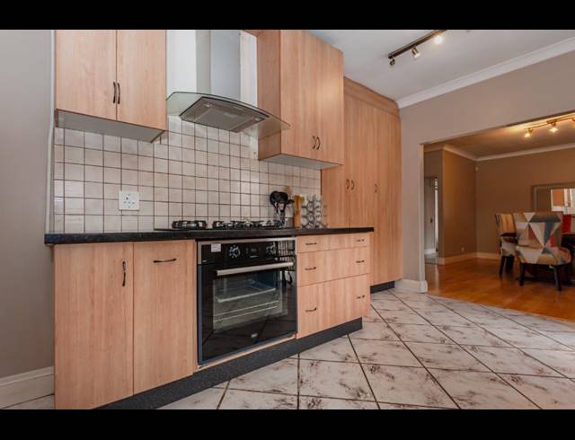 4 BEDROOM HOUSE FOR SALE IN PARKHILL GARDENS